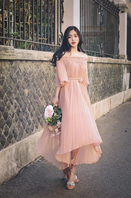 dam cuoi ban mac gi 18 y tuong trang phuc noi bat giup ban vua dep vua sang 4